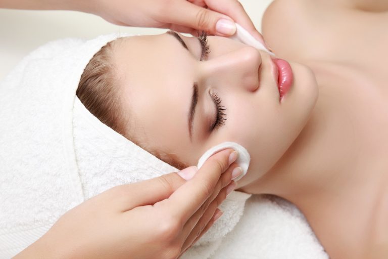 What to expect during a classic facial- A step-by-step guide